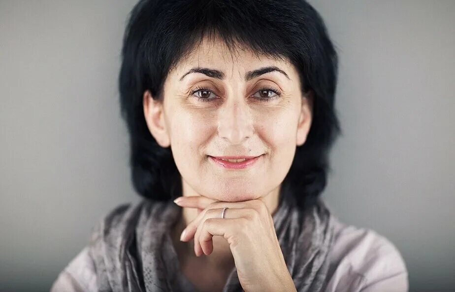 Пожилые брюнетки. Обычная женщина. Армянская женщина 50 лет. Грузинка 50 лет.