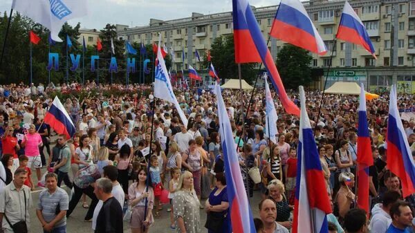 Губернатор севастополя 2022 охрана. Луганско российские отношения. Российские управленцы. Луганск лнр. Общественная палата лнр провести референдум.