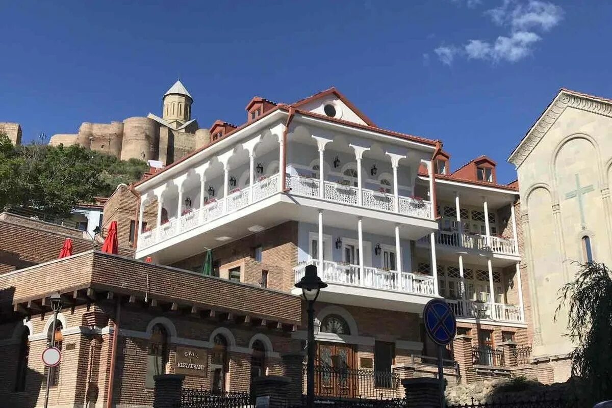 Отель tbilisi inn. Гостиница тбилиси в тбилиси. 4* (тбилиси). Отели тбилиси в центре. Sharden hotel тбилиси.