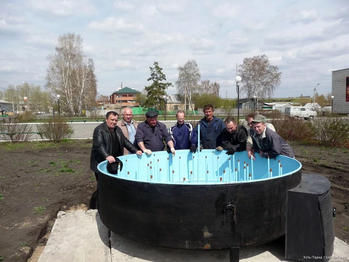 Сайты усть таркского района. Село Еланка Усть-Таркский район. Еланка Новосибирская область Усть Таркский район. Фонтан Усть-Тарка. Село Усть-Тарка Новосибирской области.