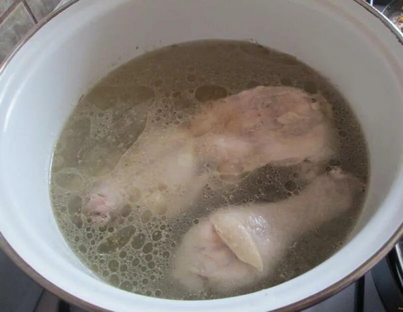 Курицу класть в кипящую или