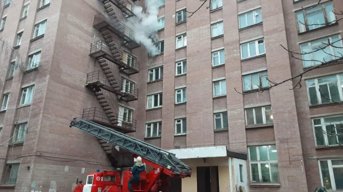 Пожар пединститут воронеж. Агпу армавир пожар. Агпу до пожара. Пожар в павловской. Воронежский учебный центр мчс.
