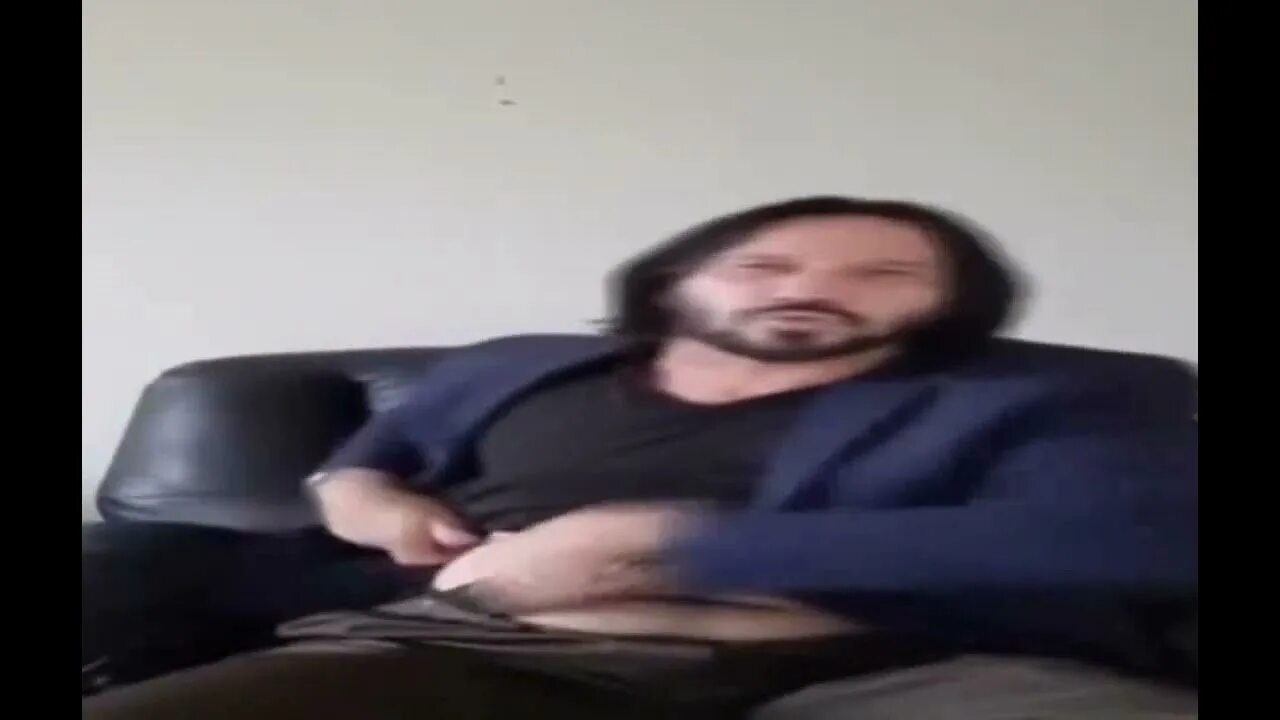 Человек вынул нож слушать. Достать ножи. Достал нож реж. Цитаты про нож в спину. Человек вынул нож слушать.