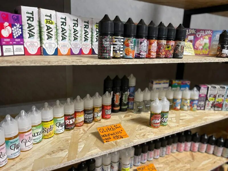 Продавец в вейп шоп вакансии. Продавец в вейп шоп вакансии. Продавец и консультант электронных сигарет. Продавец в вейпшоп. Продавец в вейп шоп вакансии.