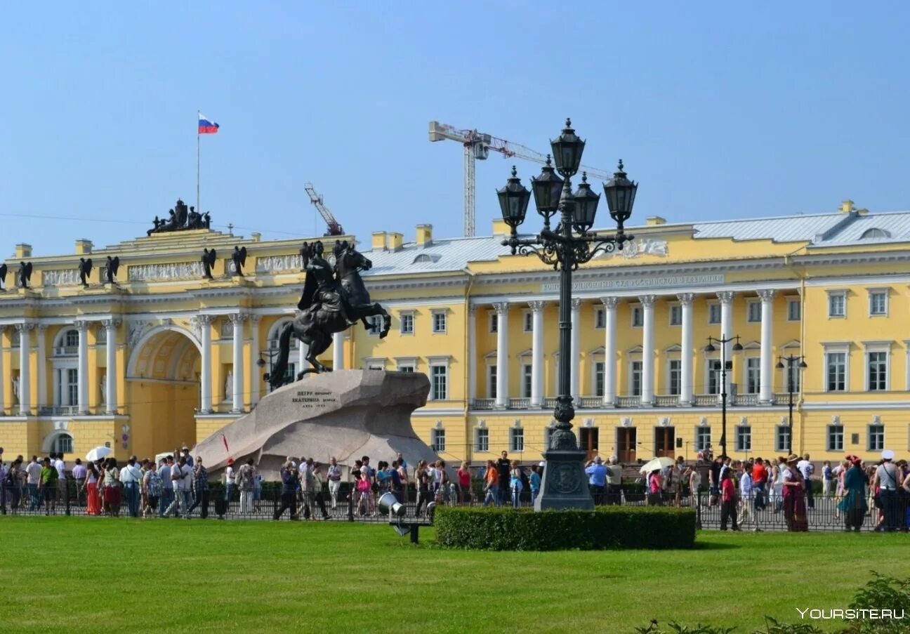 Памятник петру 1 в санкт-петербурге. Медный всадник, санкт-петербург, сенатская площадь. Площадь декабристов в санкт-петербурге. Сенатская площадь основание. Памятник петру 1 в санкт-петербурге.