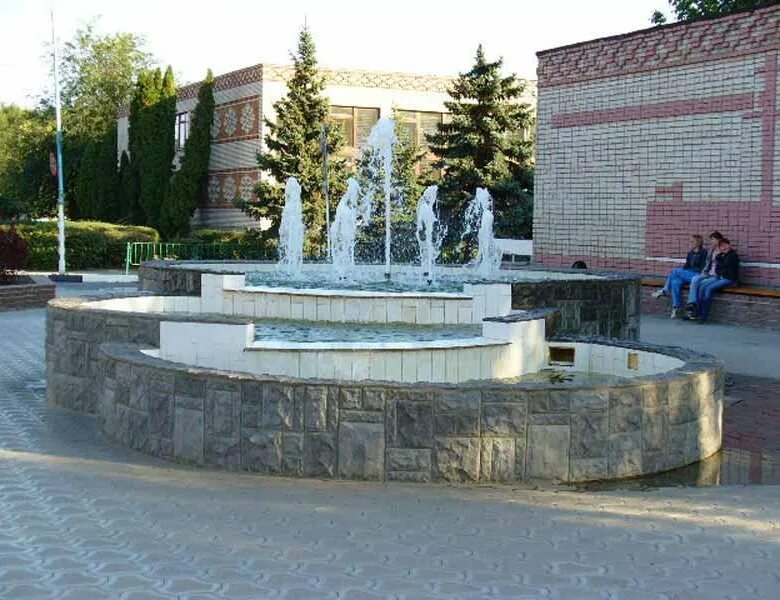 храм трёх святителей станица уманская. достопримечательности станицы ленинградской. парк ст ленинградской краснодарского края. станица ленинградская краснодарский край площадь. краснодарский край ленинградский район станица ленинградская.