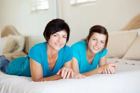 Bare moms
