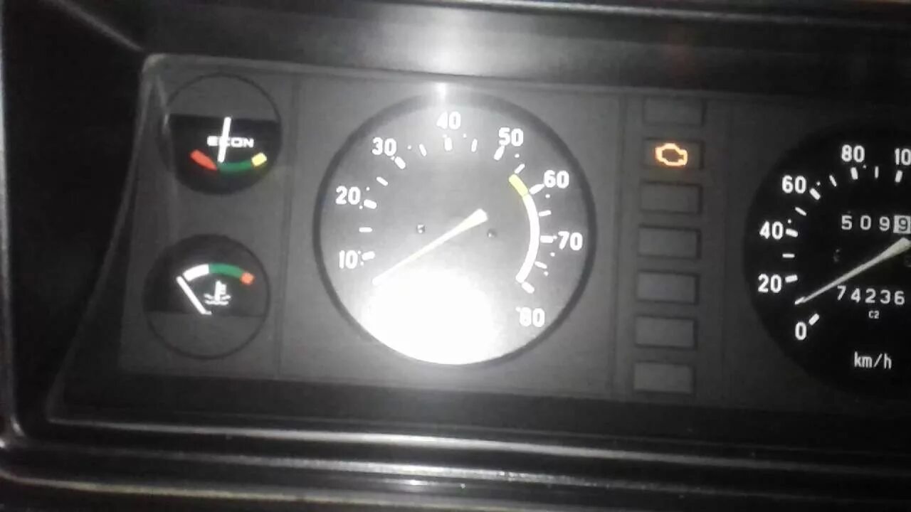 Лампа чек ВАЗ 2107. Лампа чек на ВАЗ 2106. ВАЗ 2105 лампа check engine. Лампочка чек ВАЗ 2107 инжектор. Ваз 2107 инжектор не включается