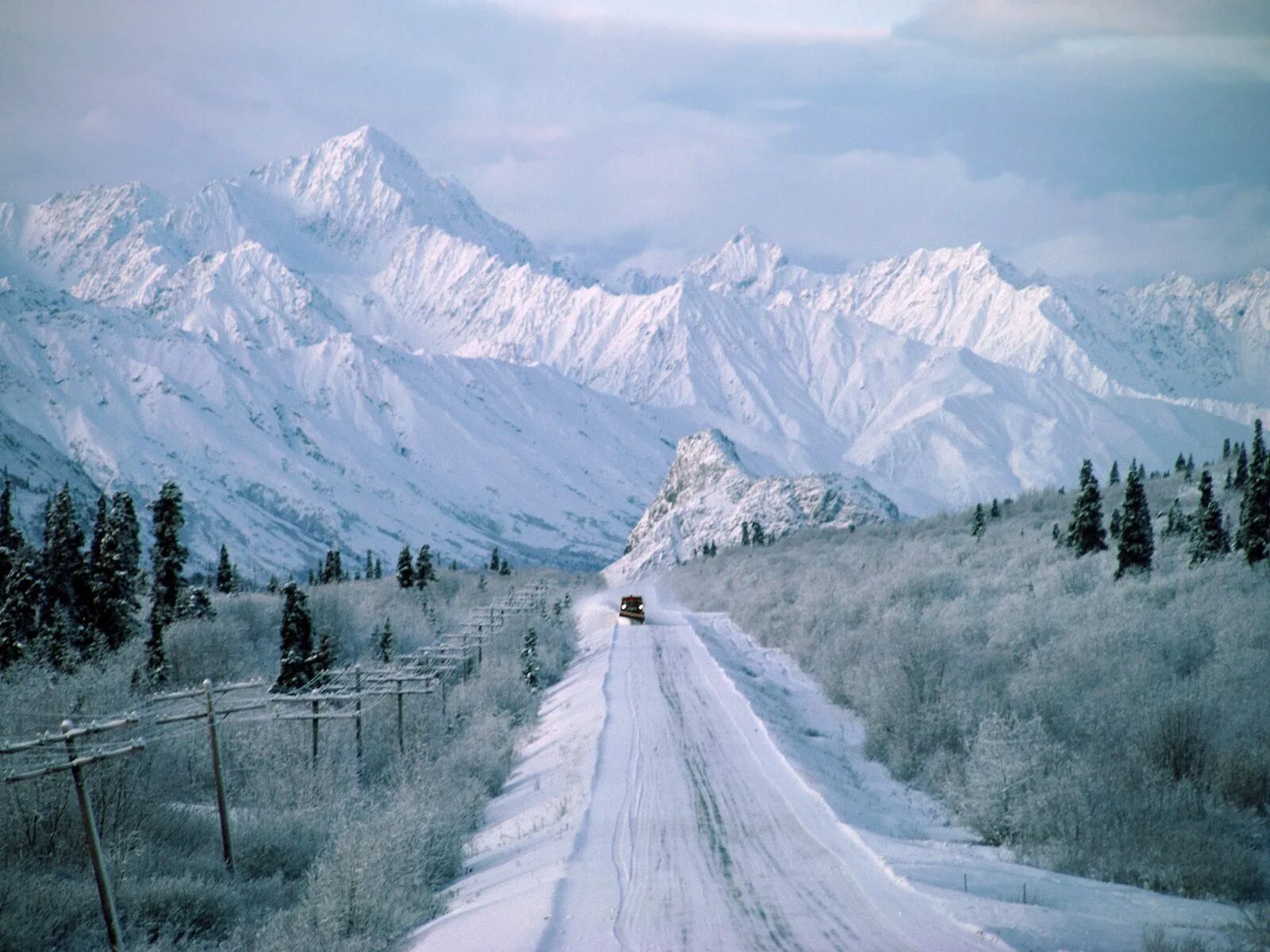 Аласка Винтер. Уайт-Маунтин (Аляска). Аляска. Гора "Снежная леди". Штат Аляска зима.