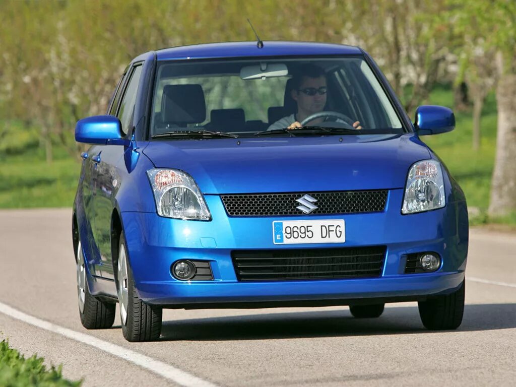 First swift. Suzuki swift 2004-2010. suzuki swift 2004. сузуки свифт 2004 года. сузуки свифт 2005.