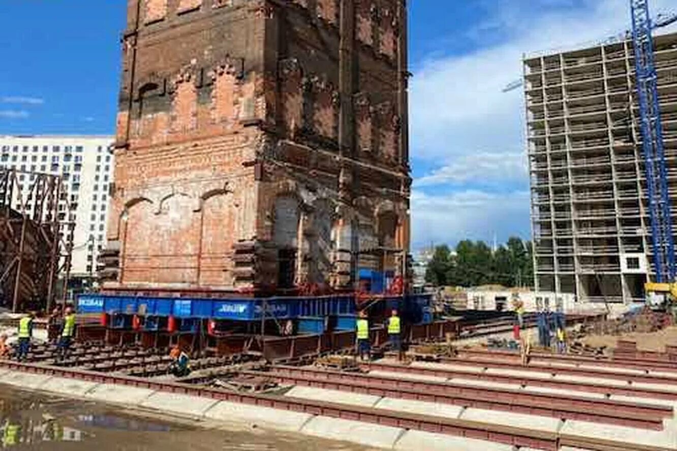 Передвижение зданий. Передвигали здания на Тверской в Москве. Здание Моссовета передвинули. Перенос зданий в Москве. Передвинули дом в Москве в СССР.