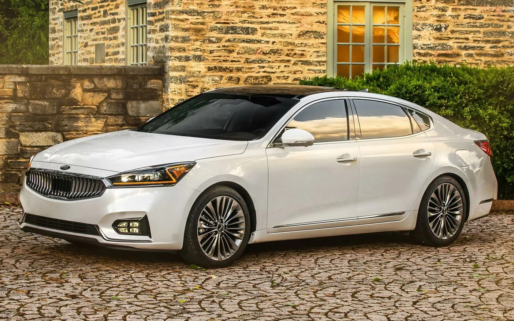 Киа удлиненная. Kia k7 2017. Kia Cadenza SXL 2017. Киа Каденза 2019. Киа Каденза 2020.