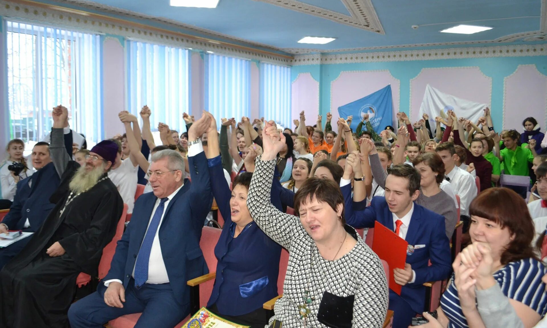 Климовские новости брянская области. Брянская область Климовский район Новоропская средняя школа. Новоропская школа интернат Климовского района Брянской области. Новоропской школы Климовского района Брянской области. Новоропская СОШ Климовского района.