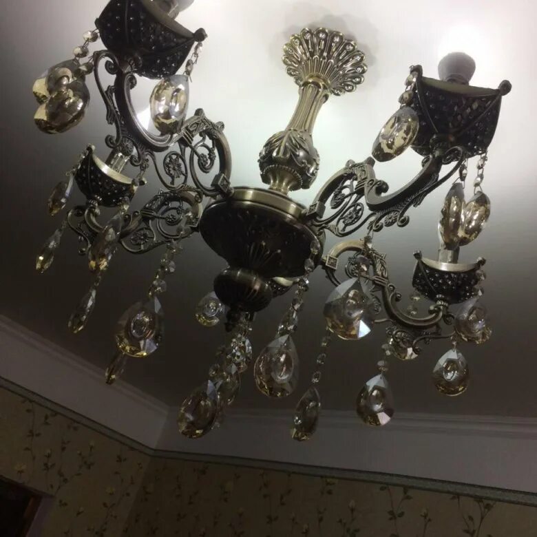 Люстра - купить в Махачкале, цена 1 руб., продано 17 августа 2019 - Освещение