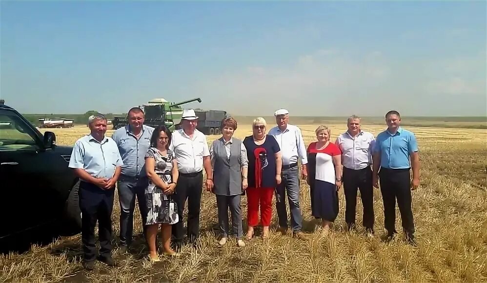 Сергиевка калининского района саратовской области. ООО Сергиевское Калининский район Саратовская область. Малюгин ООО Сергиевка Калининский район Саратовская область. Сергеевка Саратовская область Калининский район село.