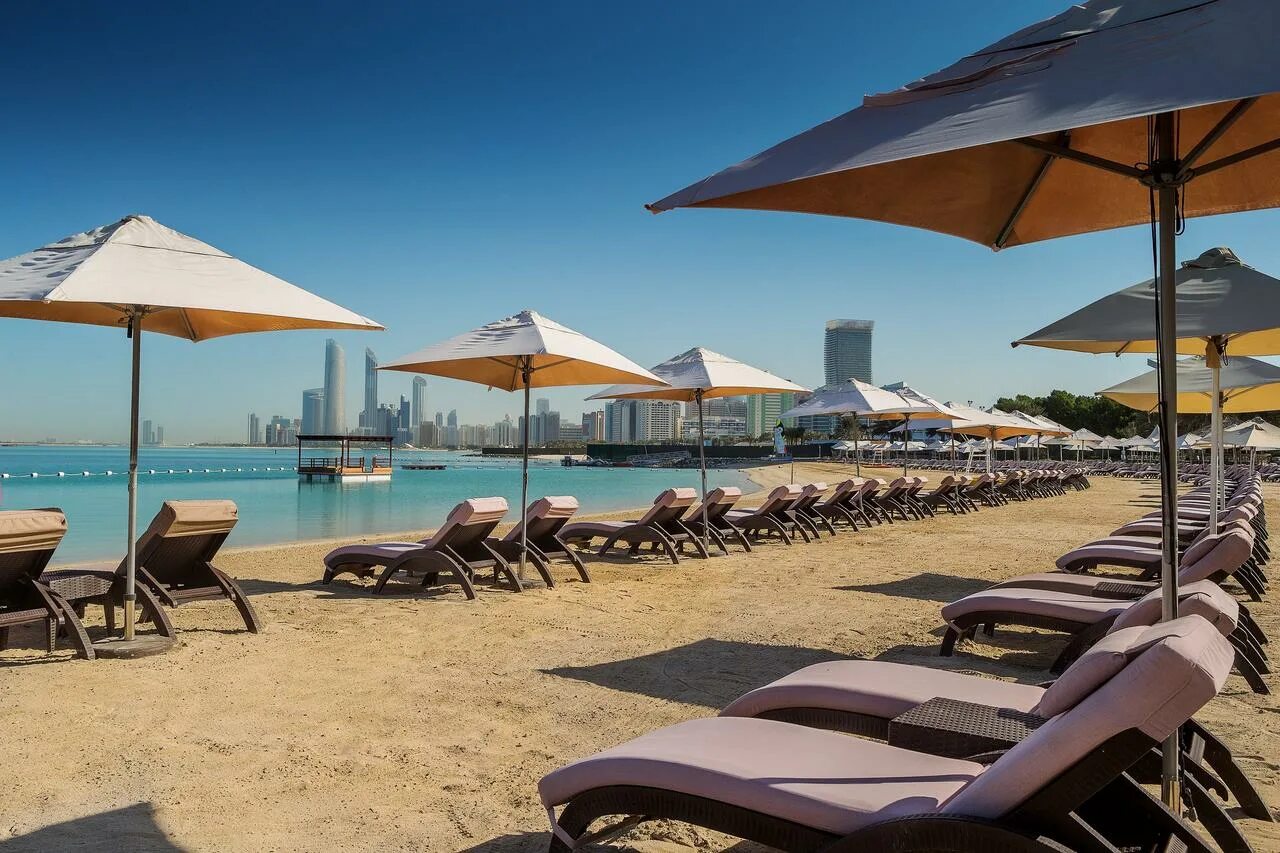 Corniche hotel abu dhabi 5. Отель Radisson Blu Resort Абу Даби. Абу Даби Radisson Corniche. Radisson Blu Resort Abu Dhabi Corniche 5. Абу- Даби отель Рэдиссон Корниш.