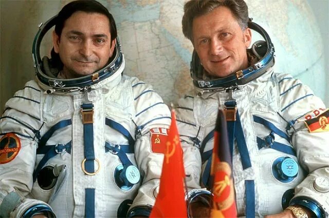 Сегодня Валерию Быковскому исполнилось бы 85 лет - Российская газета