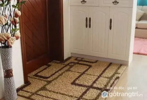 Какой коврик в прихожую выбрать