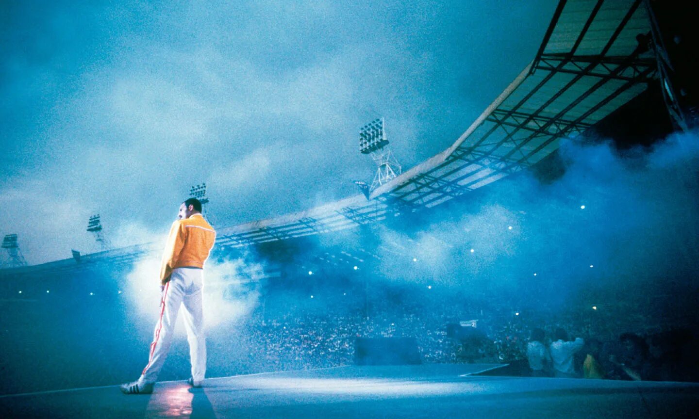 Квин стадион. Фредди Меркьюри Уэмбли. Queen at Wembley 1986. Queen Live at Wembley 1986. Queen Live at Wembley Stadium 1986.