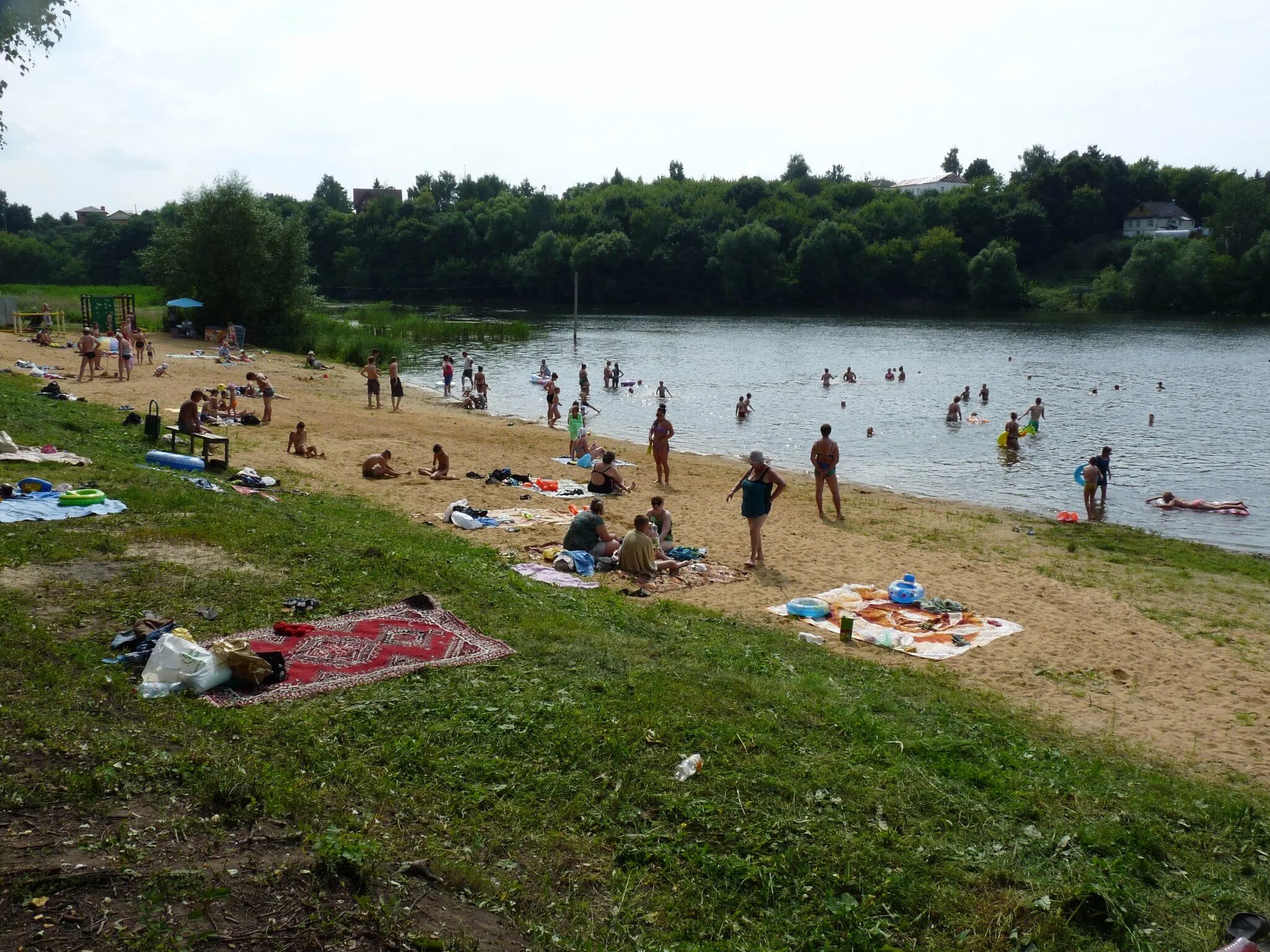 Колонистский пруд пляж. Рыбинск пляж. Рыбинское водохранилище пляжи для купания. Брейтово рыбинское водохранилище. На пляже купание.