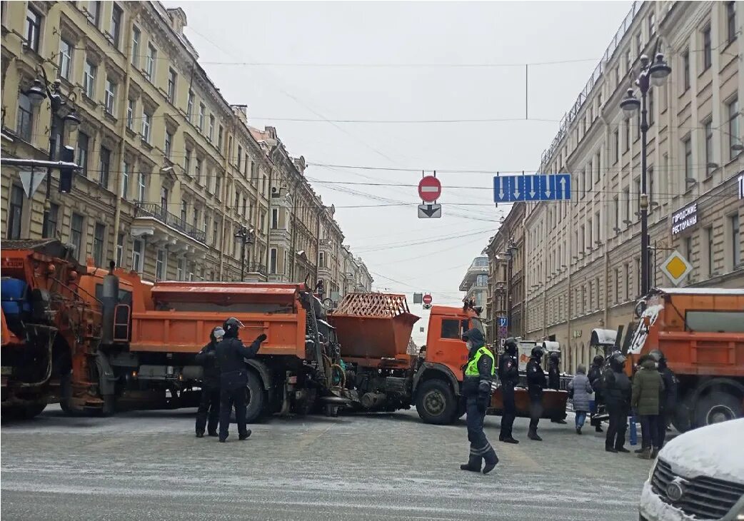 Почему закрывали центр. Петербург центр перекрыто.