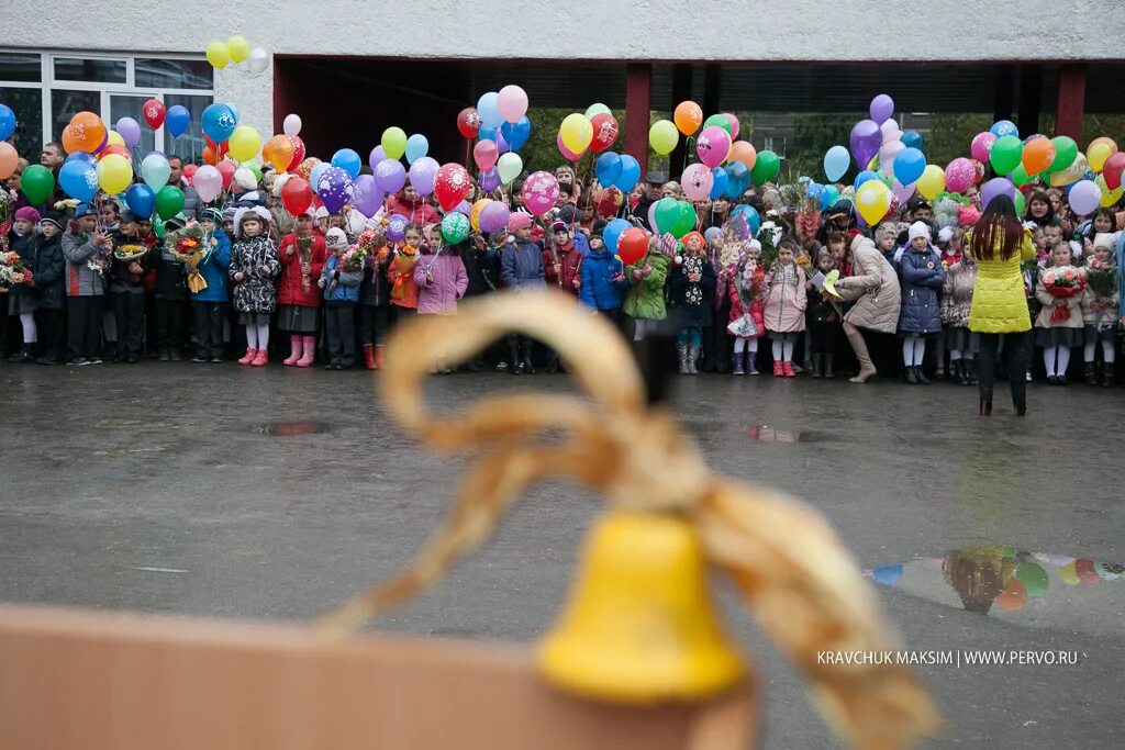 Сайт школы 7 первоуральск. Школа 1 первоуральск. школа 35 первоуральск. школы первоуральска 1 сентября. художественная школа первоуральск динас.