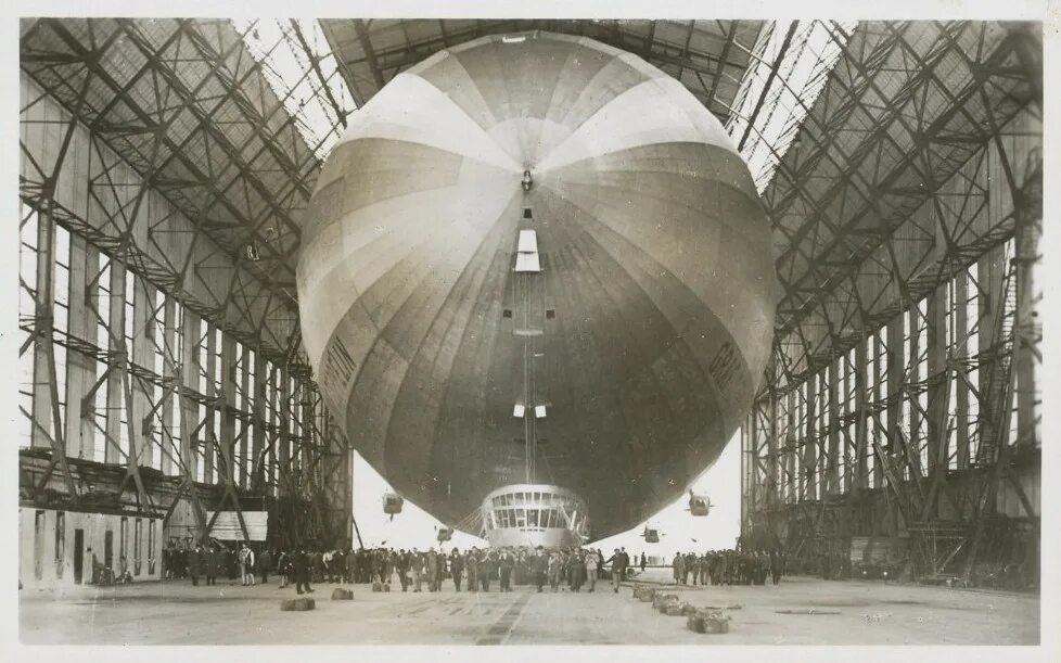 Дирижабль цеппелина 1900. Фридрихсхафен дирижабль. Zeppelin milena. Дирижабль гинденбург. Zeppelin milena.