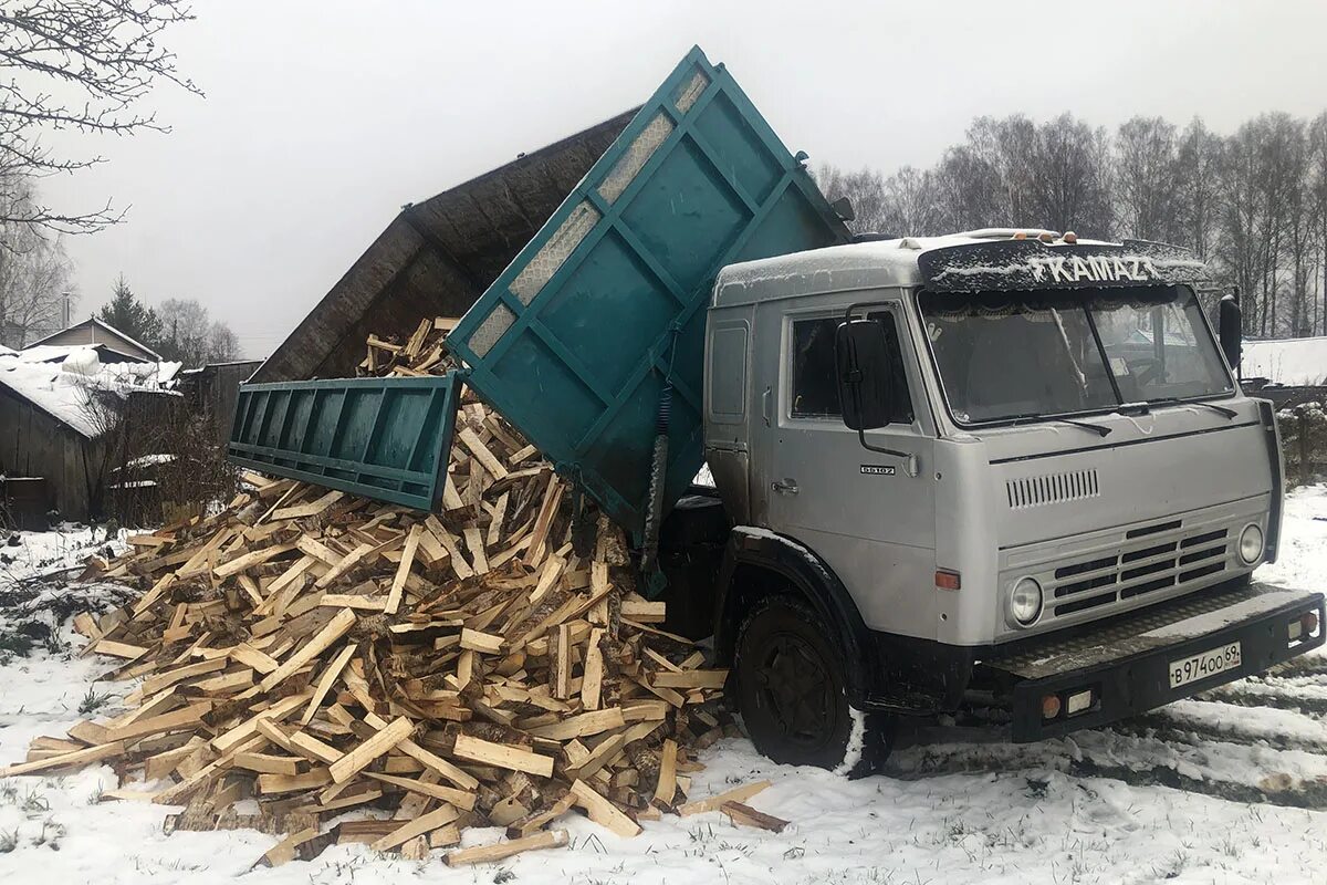 КАМАЗ 8 кубов дров. 20 Кубов дров. 3 Куба дров. 10 Кубов дров. 10 кубометров дров