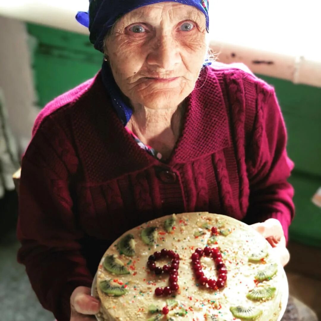 Старые бабушки 80 лет. Бабушка 90 лет. Бабушка которой 90 лет. Женщина 90 лет. Фотосессия на 90 лет бабушки.