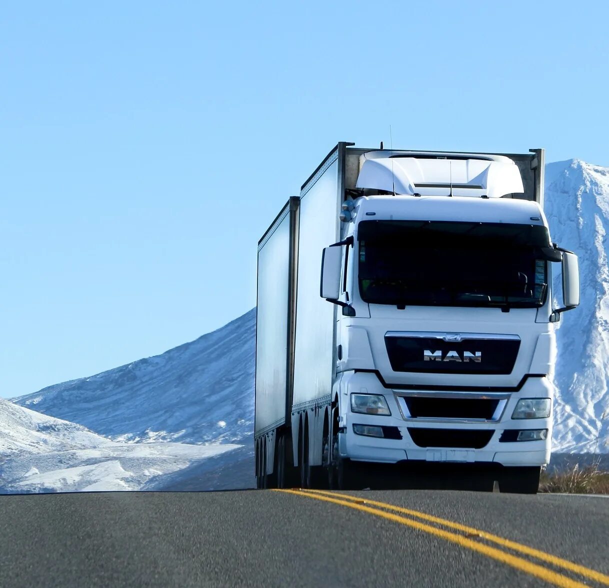 Фура машина. Volvo fh16. Freightliner cascadia в россии. Дальнобой вольво fh 16. Дальнобойщик грузоперевозки.