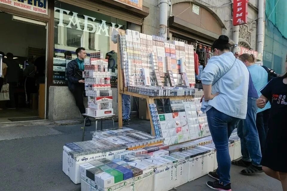 Контрабандные сигареты. Незаконная торговля табаком. Сигареты на российском рынке. Табачный рынок.