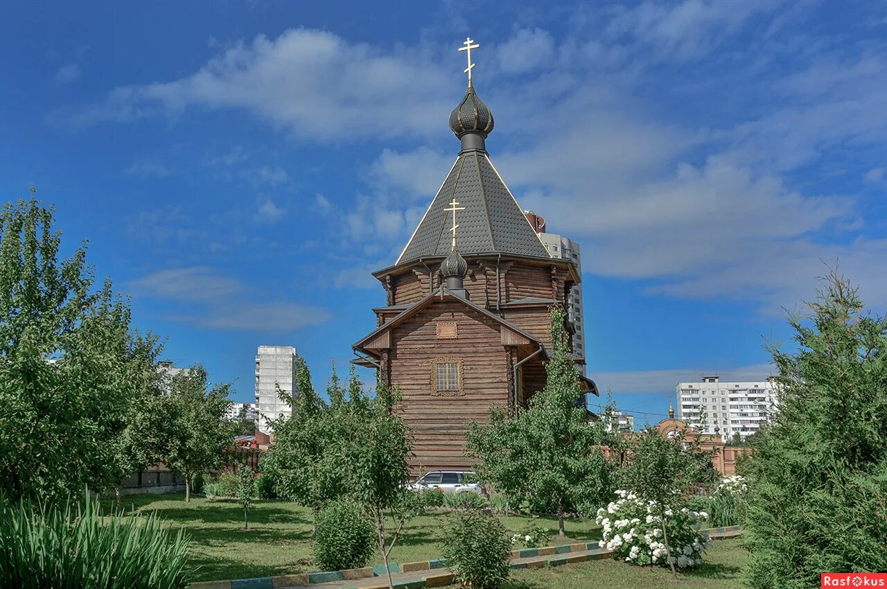 нововасильевка (храм владимирской иконы божьей матери). храм троеручицы в орехове борисове. храм на домодедовской троеручица. церковь троеручицы на каширском шоссе. храм иконы божьей матери троеручица в районе орехово-борисово.