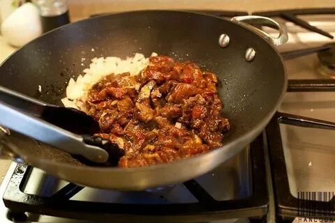 Говядина с рисом в кастрюле