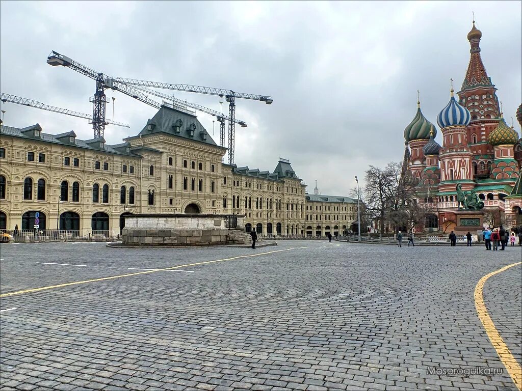 Лобное место история. Лобное место красная площадь. Кремль красная площадь лобное место. Памятник лобное место в Москве. Лобное место на красной площади сейчас.