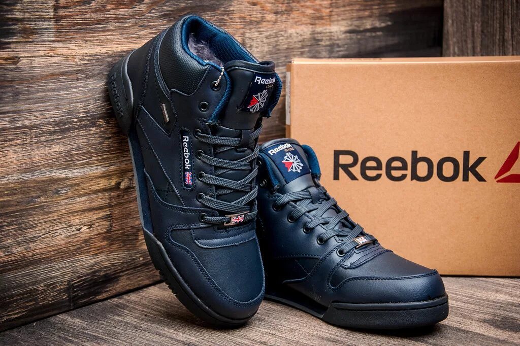 Зимние кроссовки адидас. Кроссовки найк мужские зимние с мехом высокие. Кроссовки зимой в москве. Кроссовки зимой в москве. Reebok classic кроссовки мужские зимние.