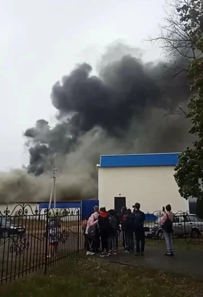 Пожар в аграрном техникуме г. Пожар в излучинске вчера. Пожар в доме. Пожар в новохоперске. Воронеж пожар 2010.