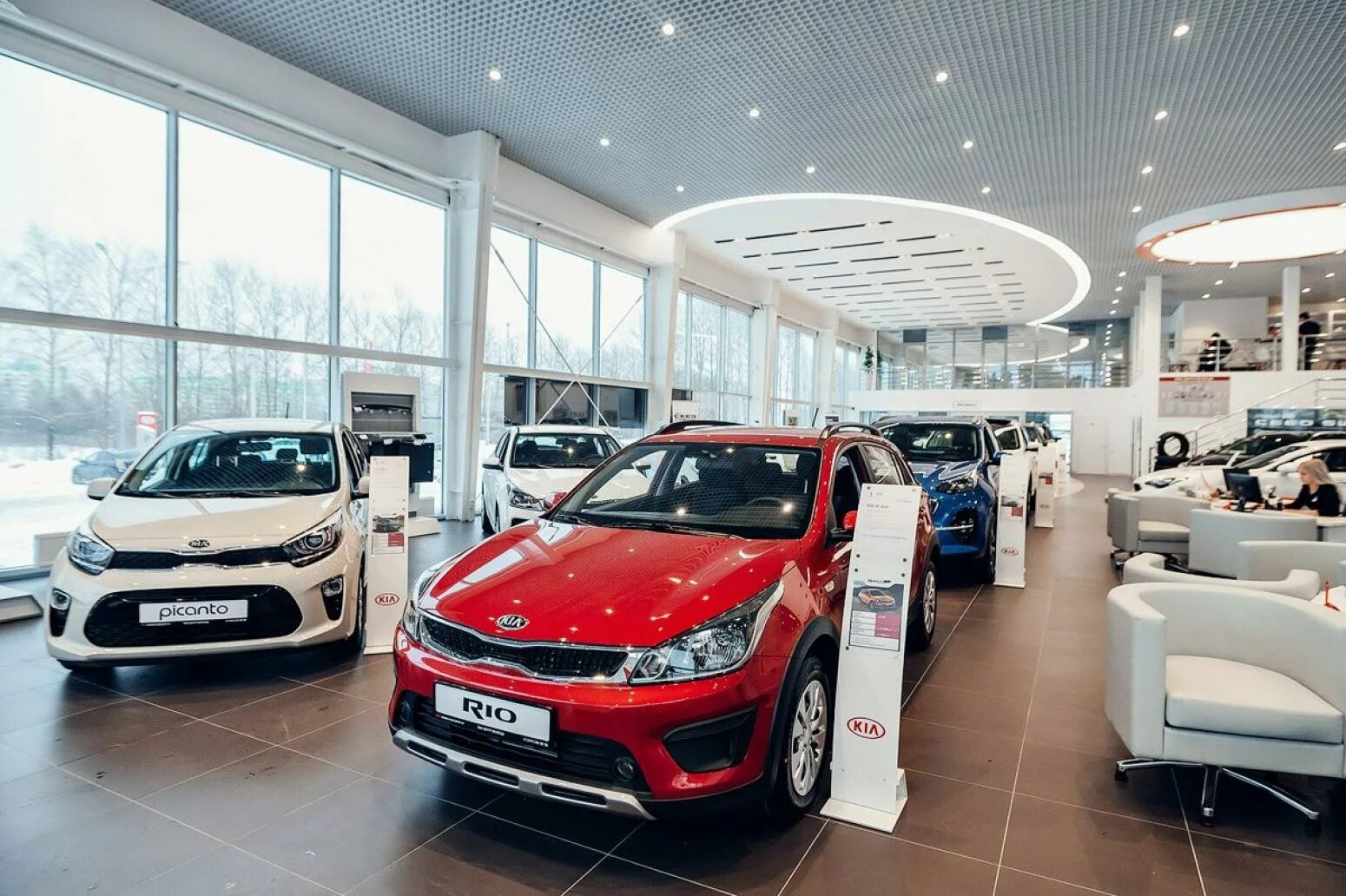 Маша новая. Новое авто по низкой цене. Автосалон автоваз. Автосалоны в 2022 году. Новое авто по низкой цене.