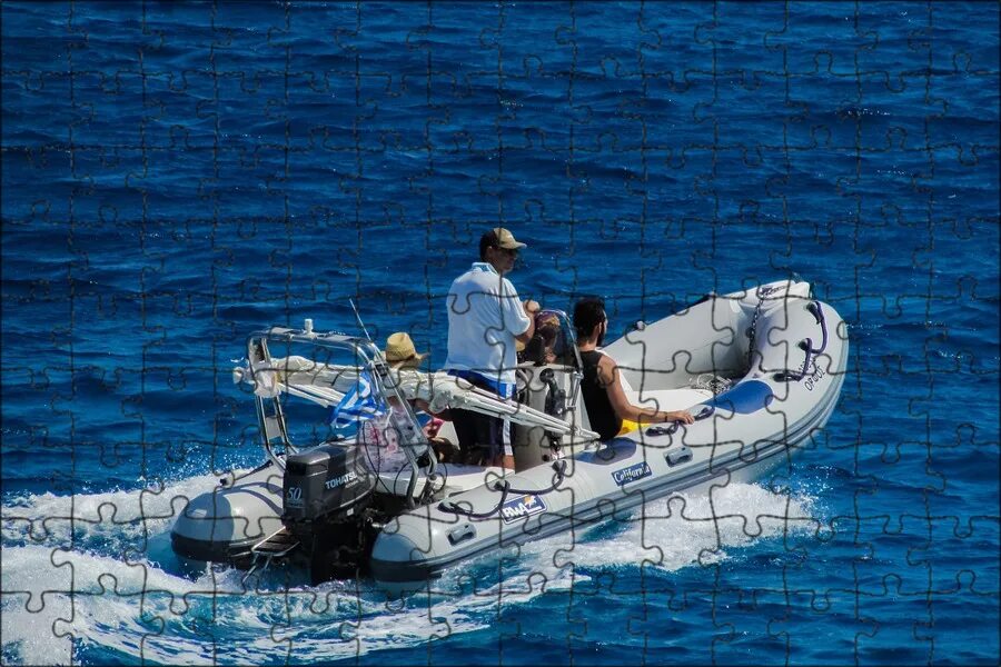 Буксировка лодки вверх по течению. Моторная лодка прошла 28 км против течения реки и 16 км по течению. Моторная лодка проплыла 28. Моторная лодка проплыла 24 км. Катер прошел путь между двумя при.