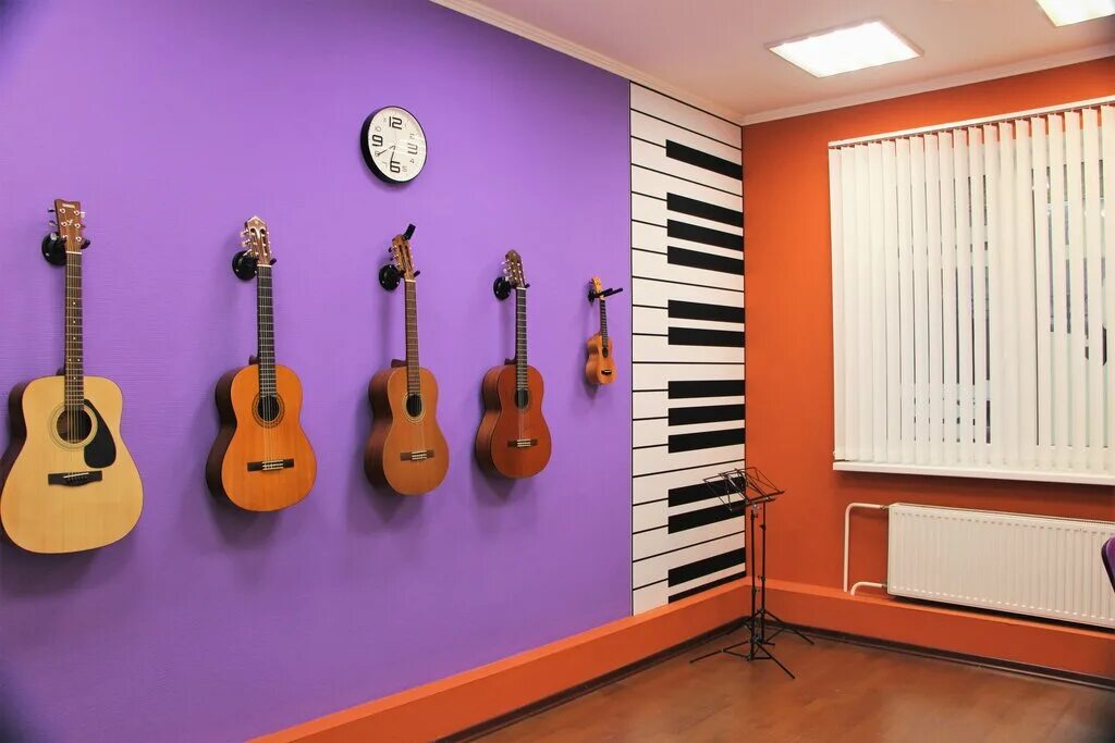 My music school. Интерьер музыкальной школы. Дизайн стен в школе музыкальной. Музыкальная школа. Разноцветные стены в музыкальной школе.