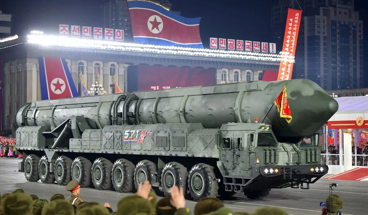 Парад в китае 2025. Хвасон-17 баллистическая ракета. хвасон-14 баллистическая ракета. north korea military parade 2025. баллистическая ракета кндр.