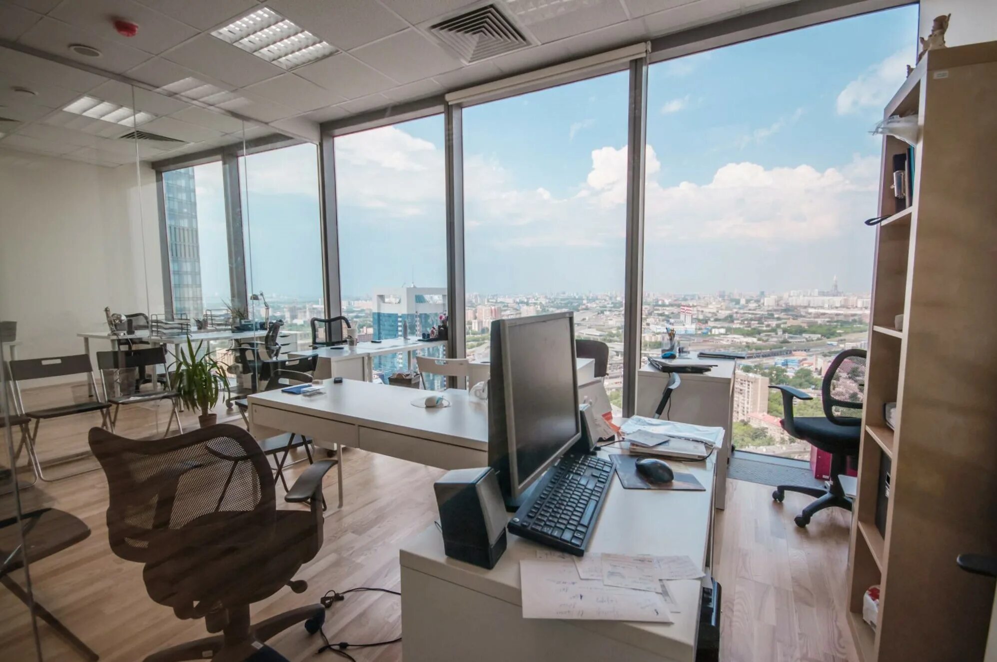 Продажа офис сити. Офис в Москва Сити 608м2. БЦ око 2 Москва Сити. Офис с панорамными окнами. Офис с панорамным видом.