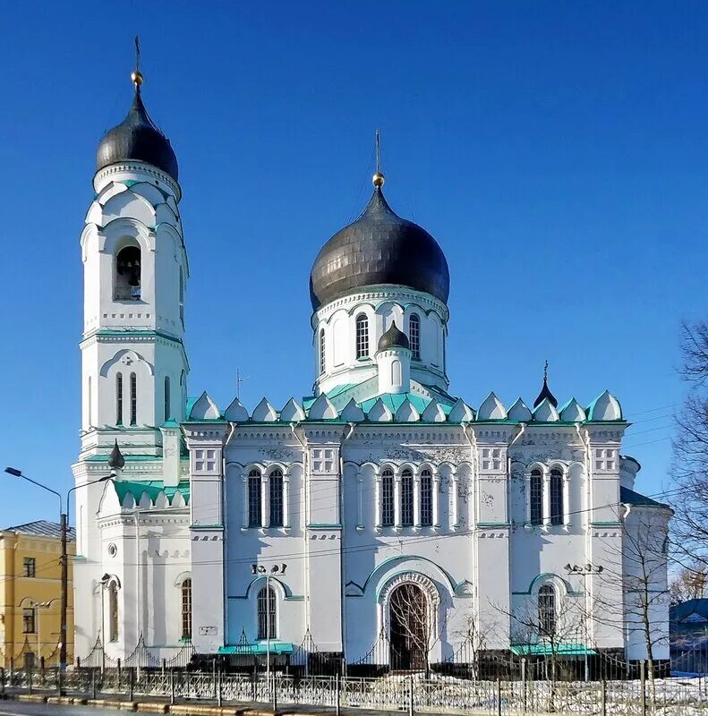 Церковь в ломоносове. Храм архангела михаила в ломоносове.