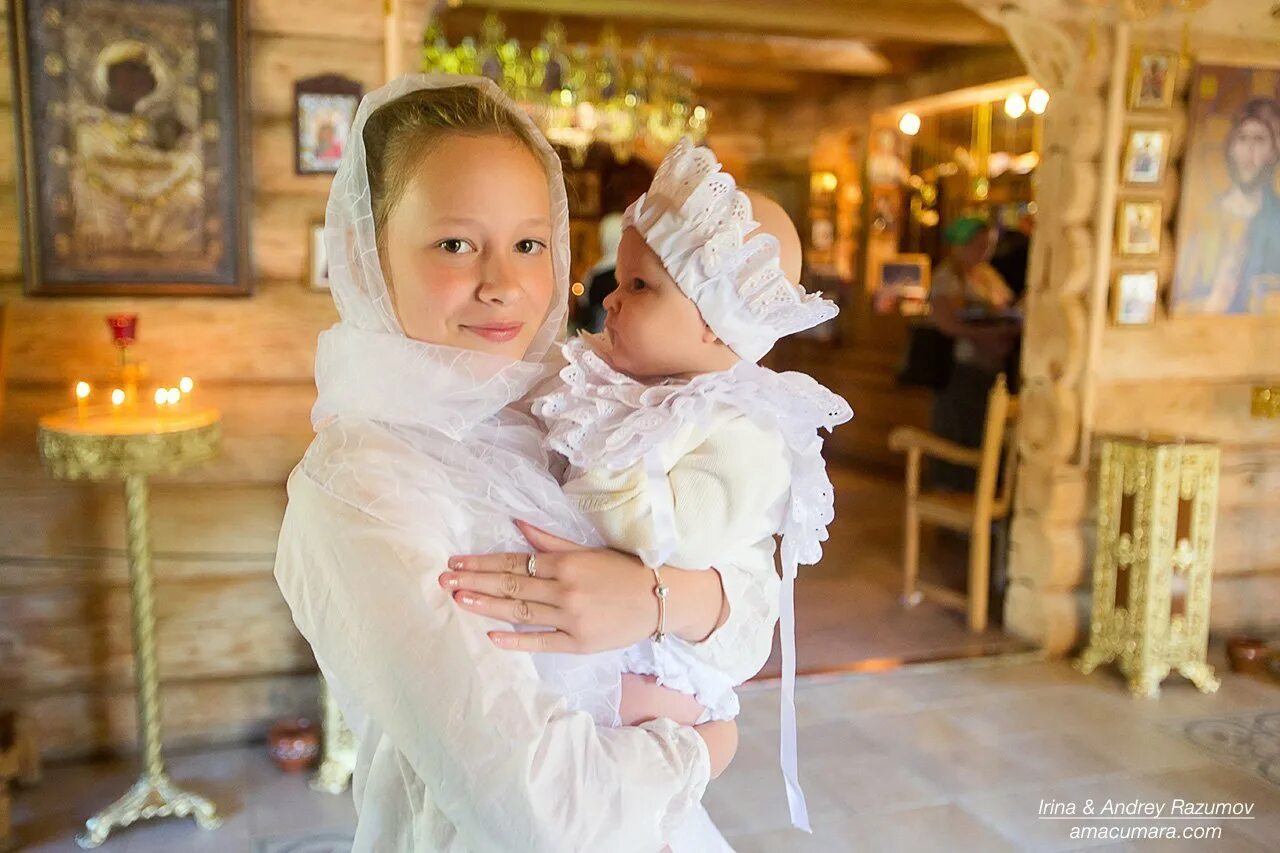 Можно ли быть крестной девочки