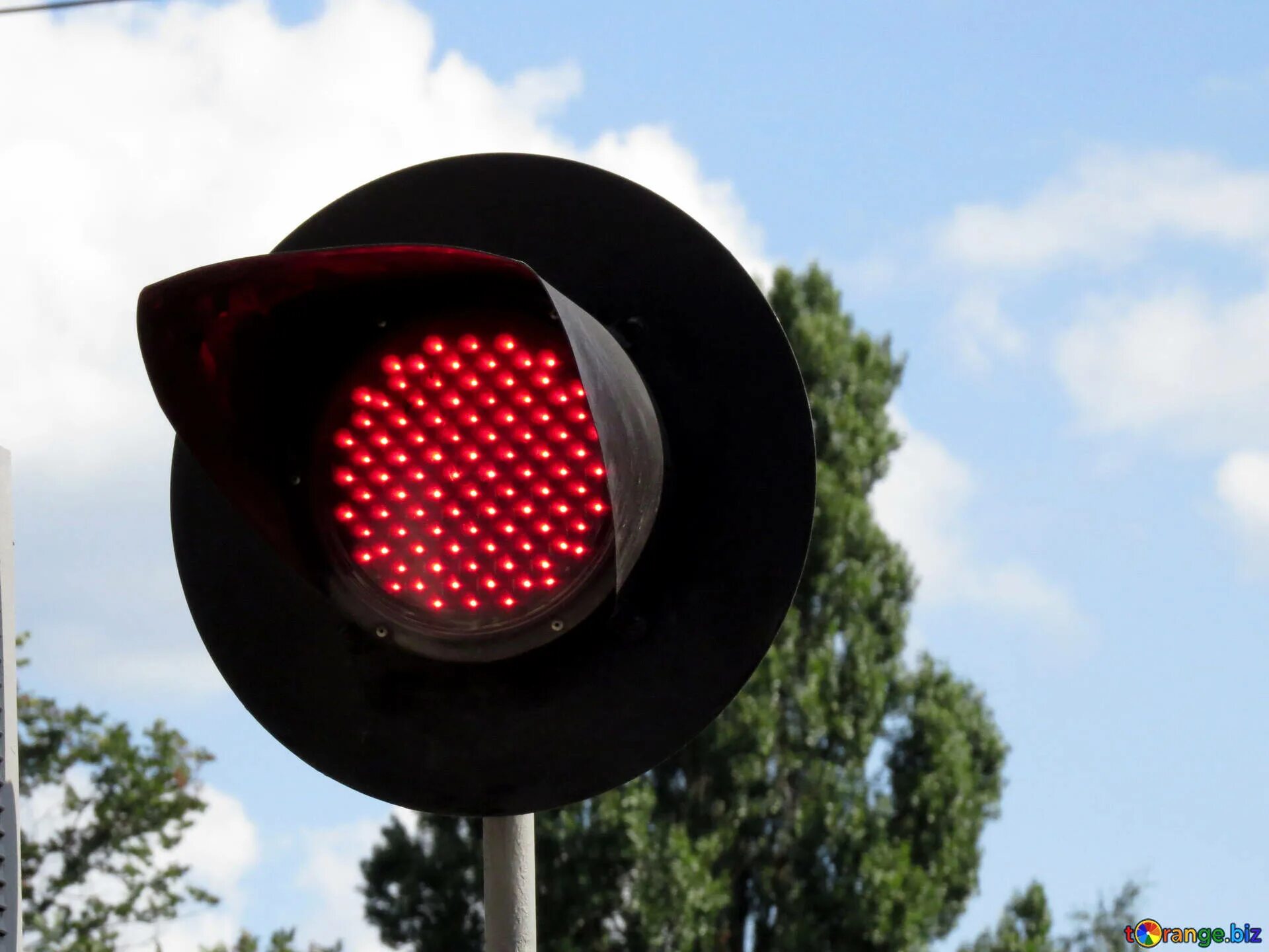 Начало движения на красный сигнал светофора. Светофор. Красный светофор. ЖД светофор. Красный цвет светофора.