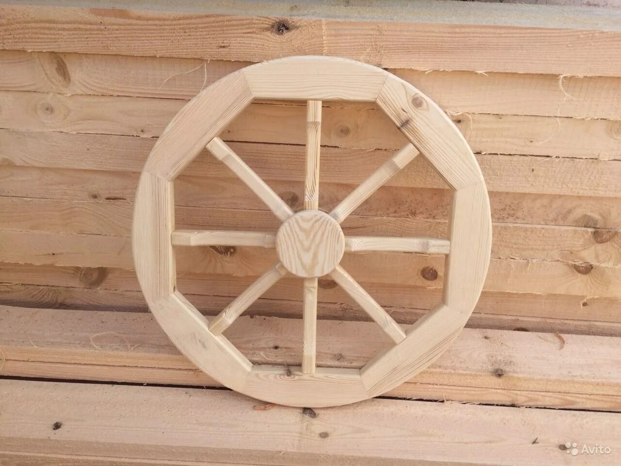 Деревянное колесо. Колесо телеги. Колесо телеги деревянное. Люстра деревянное колесо.