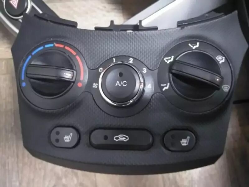 Блок управления климатом солярис. Блок управления климат контролем hyundai solaris. Блок управления климатом хендай солярис. Блок управления климатом солярис. 97250h5200vcs.