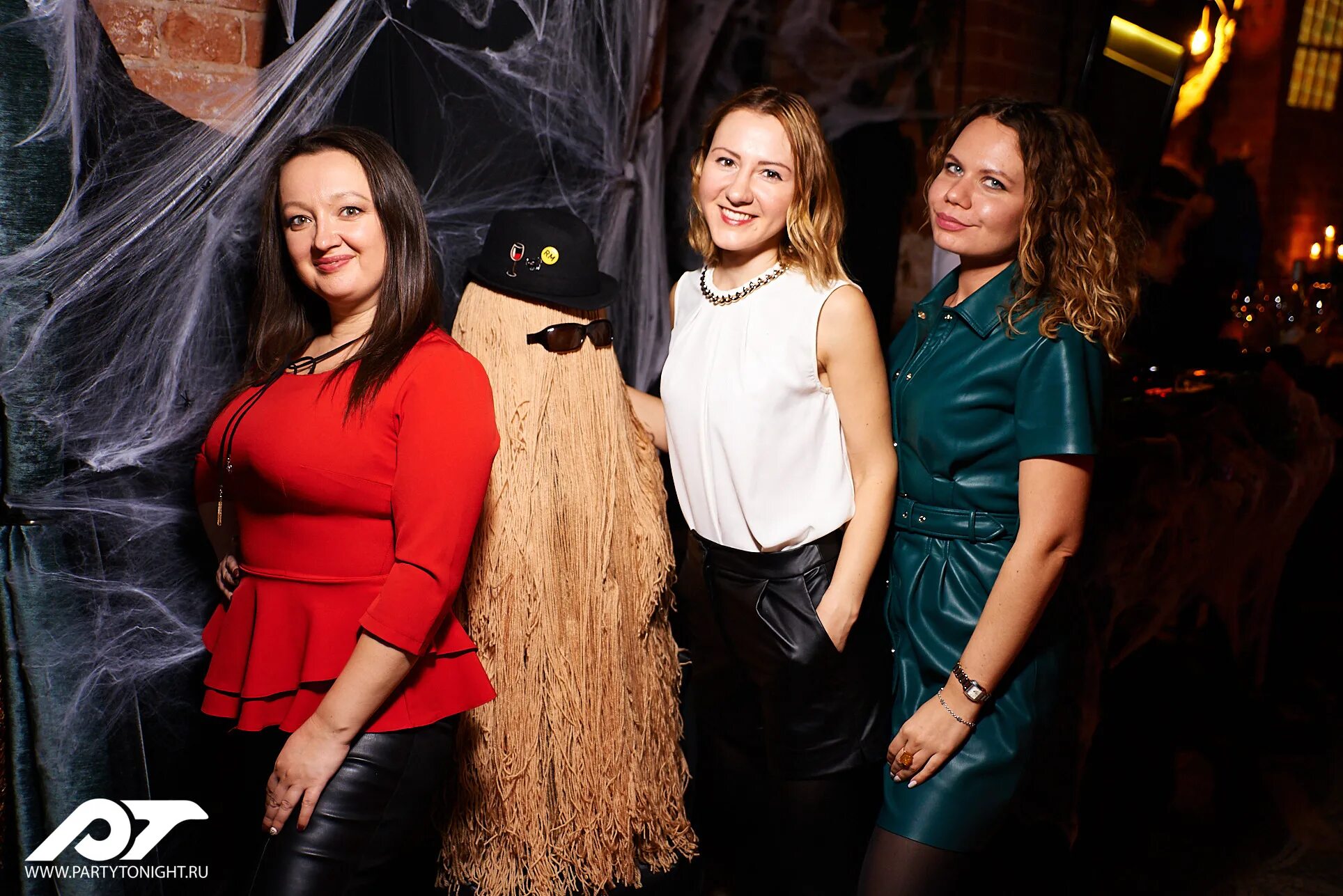 Food and people бар. танцы бар пречистенская набережная. танцы food. бар танцы москва пречистенская набережная. танцы food&people.