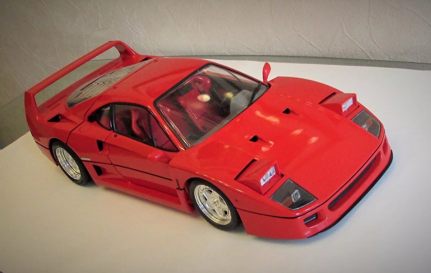 Ferrari f40 модель. Феррари ф40 моделька. Ferrari f40 1/8. Ferrari f40 игрушка.