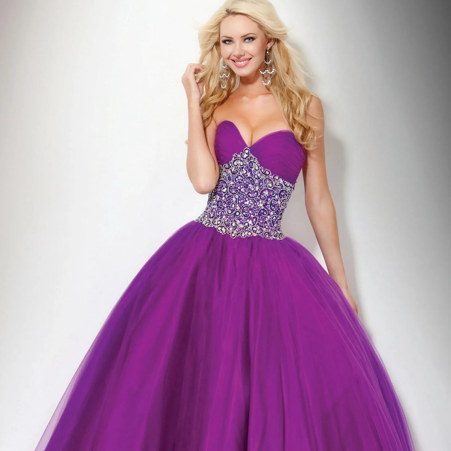 где красивое платье. красивые вечерние платья. самые шикарные платья на выпускной. девушка в платье красивая. красивое белое платье.