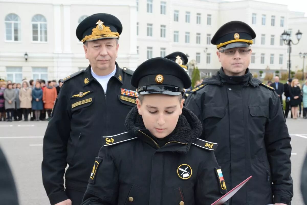 Суворовское училище петербург. Нахимовское военно-морское училище в санкт-петербурге. Нахимовское кадетское училище санкт-петербург. Нахимовское военно-морское училище в калининграде. Морское суворовское военное училище.